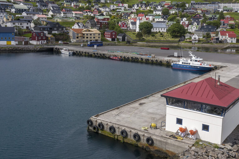 havnarskrivstovan_vestmannahavnar_havn_2juli20_0333- Port of Vestmanna