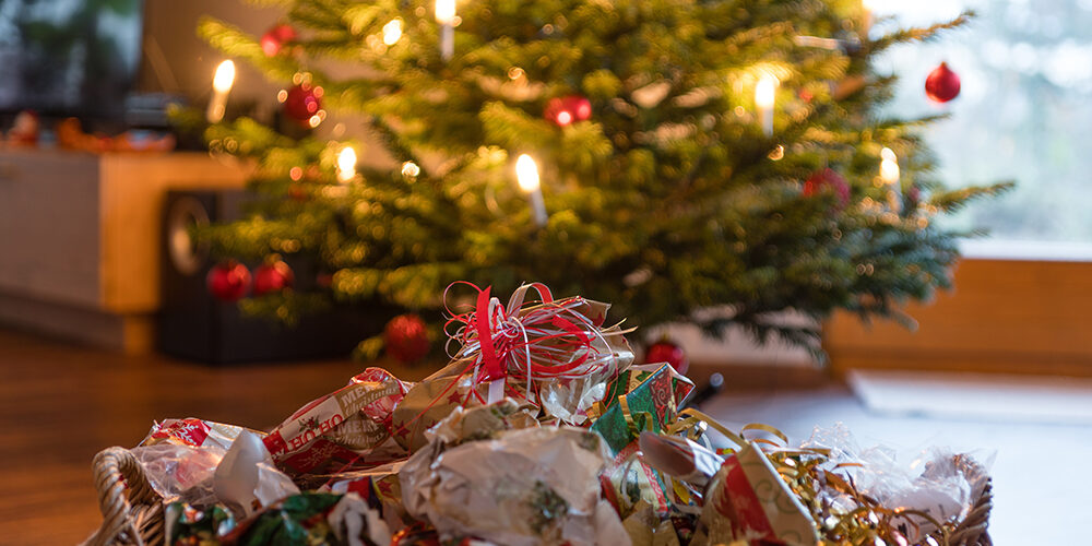 Verpackungsmüll unter dem Christbaum